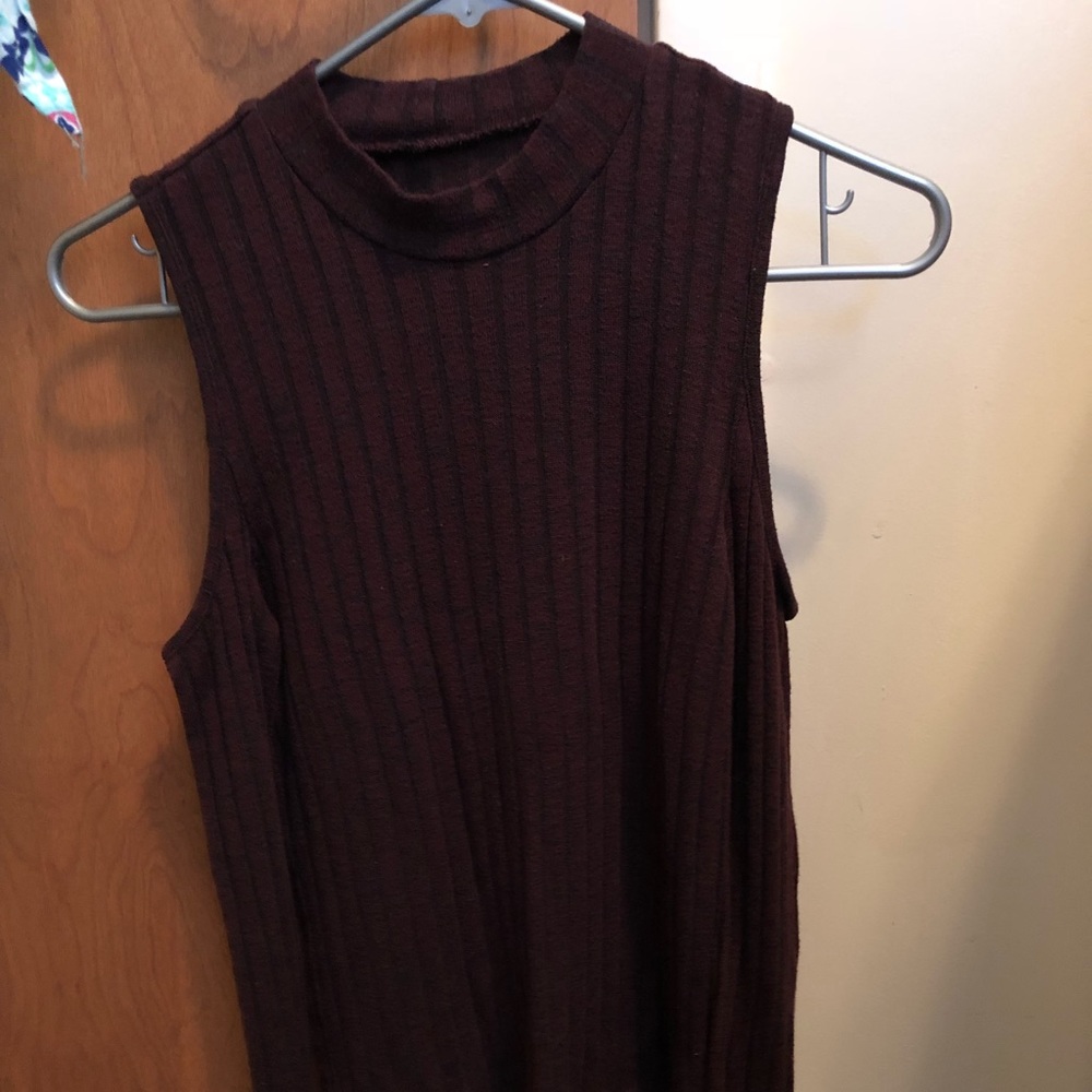 American Eagle Cold Shoulder Top